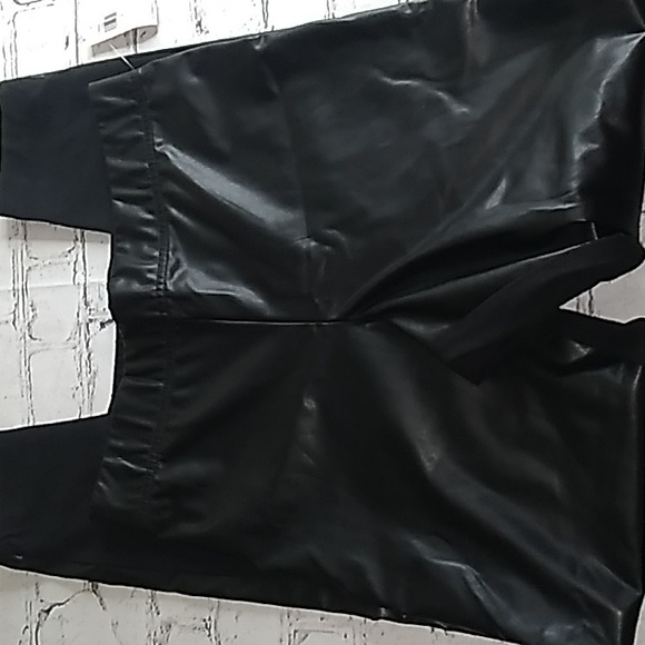 Old Navy Women's Faux Leather Leggings SMALL NWT - Picture 1 of 3